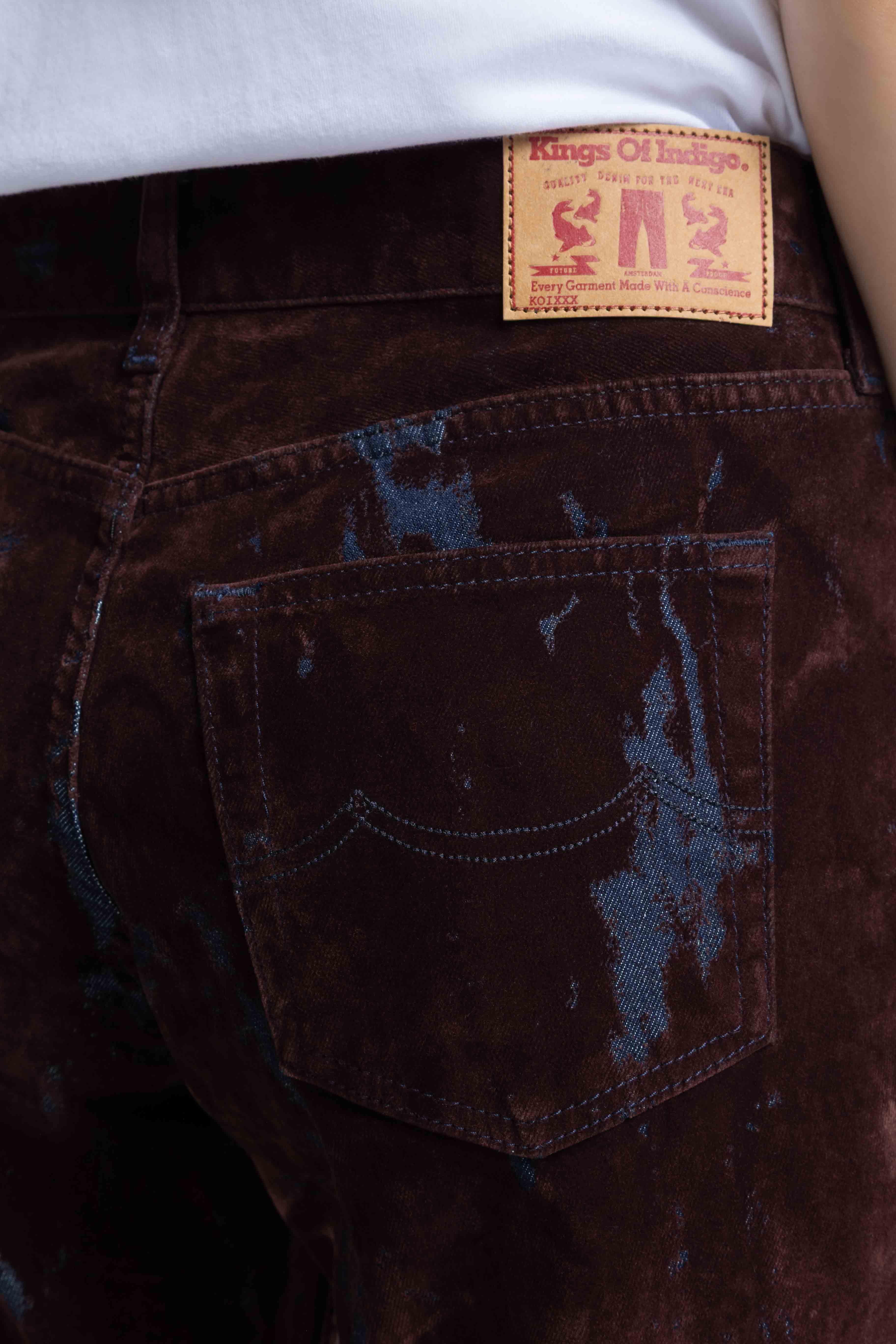 Kings Of Indigo Teruko Fudge Larissa Flock Damen Flared Hose braun